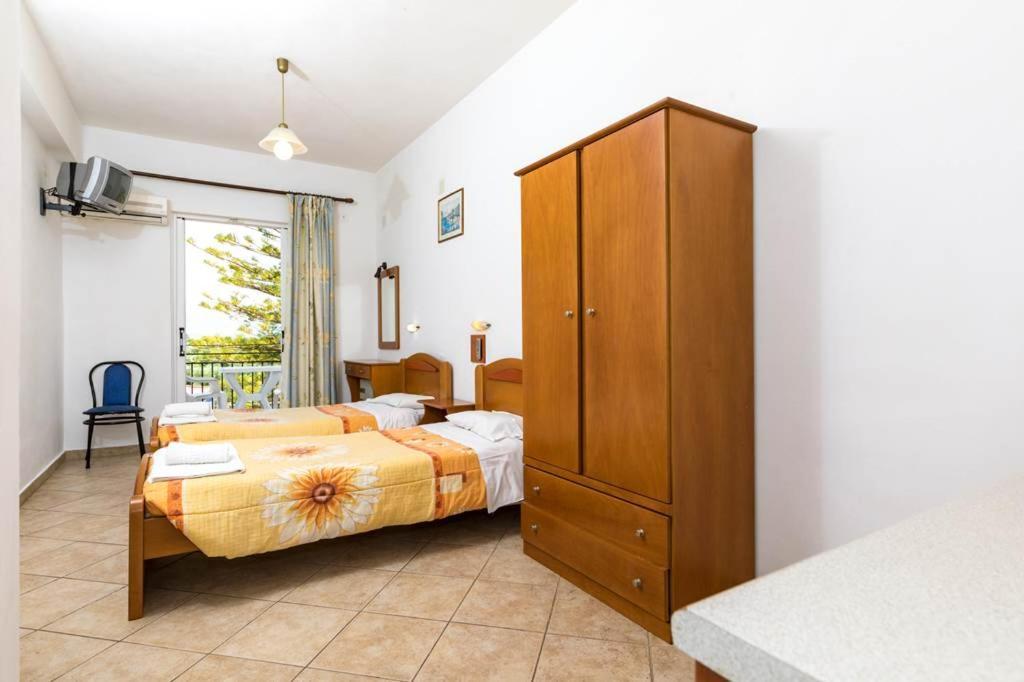 Rainbow Apartments Kalamaki  Bagian luar foto