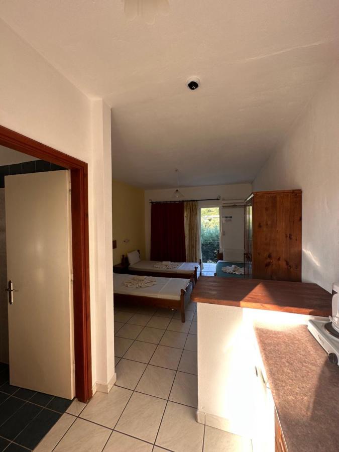 Rainbow Apartments Kalamaki  Bagian luar foto